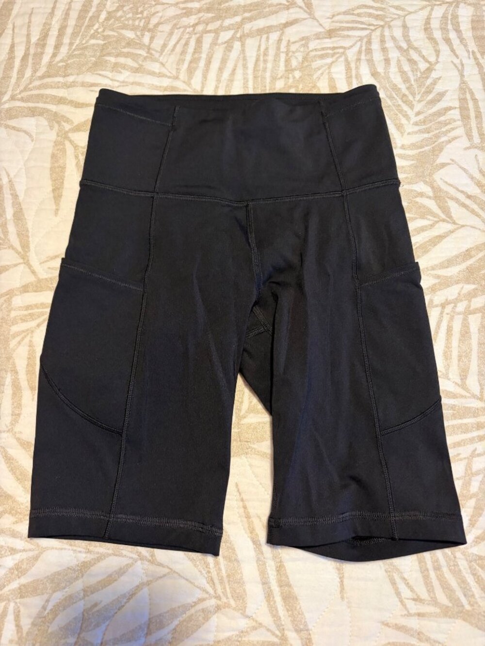 Lululemon Black High-Rise Biker Shorts Size 2 Stretchy & Breathable Activewear